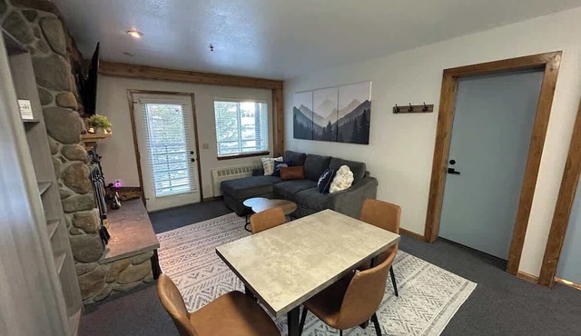 The Meadows- Charming 1BD2BA Ski Condo