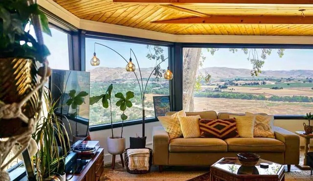 Epic Views above Paso Robles vineyards- 2 bedrooms, 2 baths. in Paso Robles