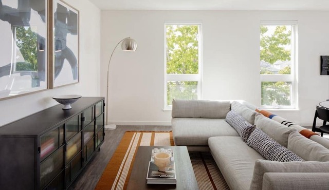 Spacious 1BR Condo with Pool in Alameda
