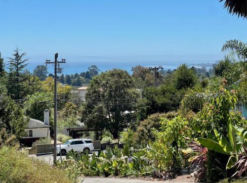 Charming studio one mile from beach