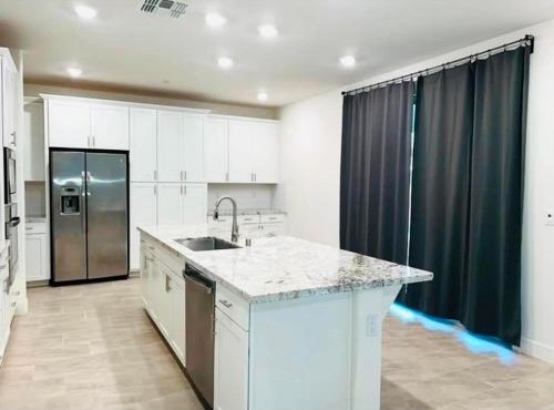 #1 Private suite with private bathroom in a single family house