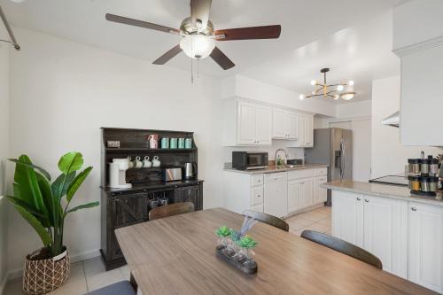 Lakefront 3 Bedroom Retreat with Beautiful Water Views