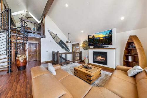 Famous Cabin - Hot Tub Walk to Lake Pets in South Lake Tahoe