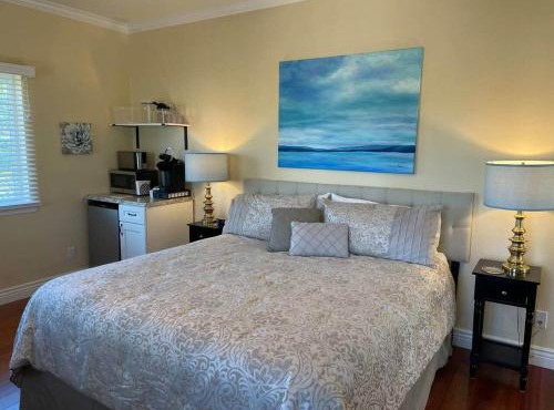 Luxury Private Hillview Suite
