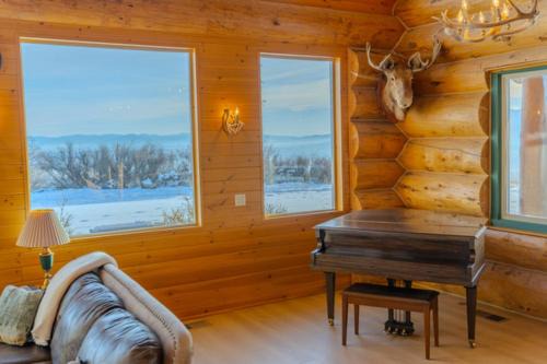 Where Luxury Touches the Sky Hilltop Dream in Otis Orchards