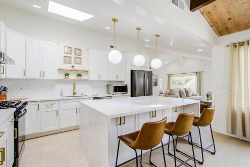 3892 Carmel Pearl