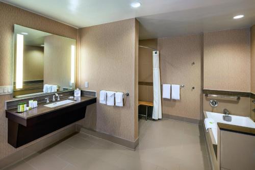 DoubleTree by Hilton Sonoma Wine Country