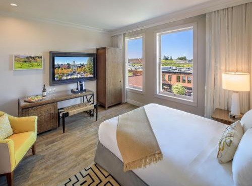 Hotel E