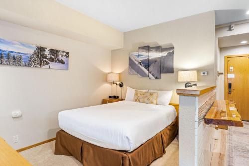 Palisades Tahoe Lodge Rentals Studio #207