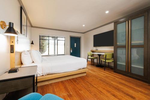 Inn Marin and Suites, an Ascend Collection Hotel