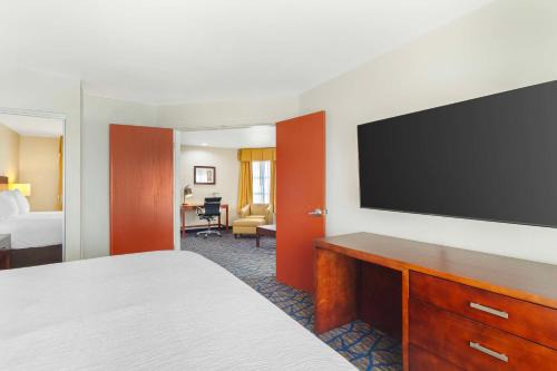 Best Western Plus Villa Del Lago Inn Patterson in Patterson