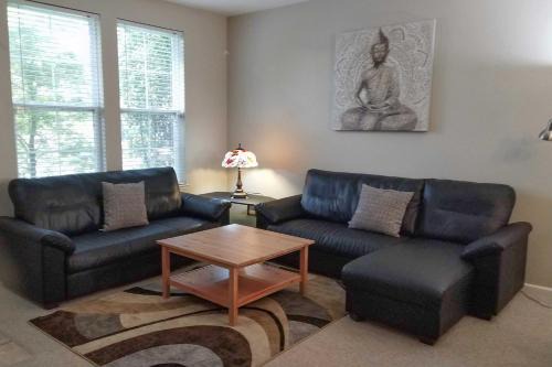 Family-Friendly Tracy House with Patio & Grill!