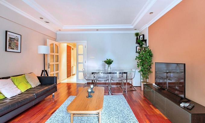 Osmanbey Apartment | Charming Flat 3 min to Citys Nisantasi in Sisli